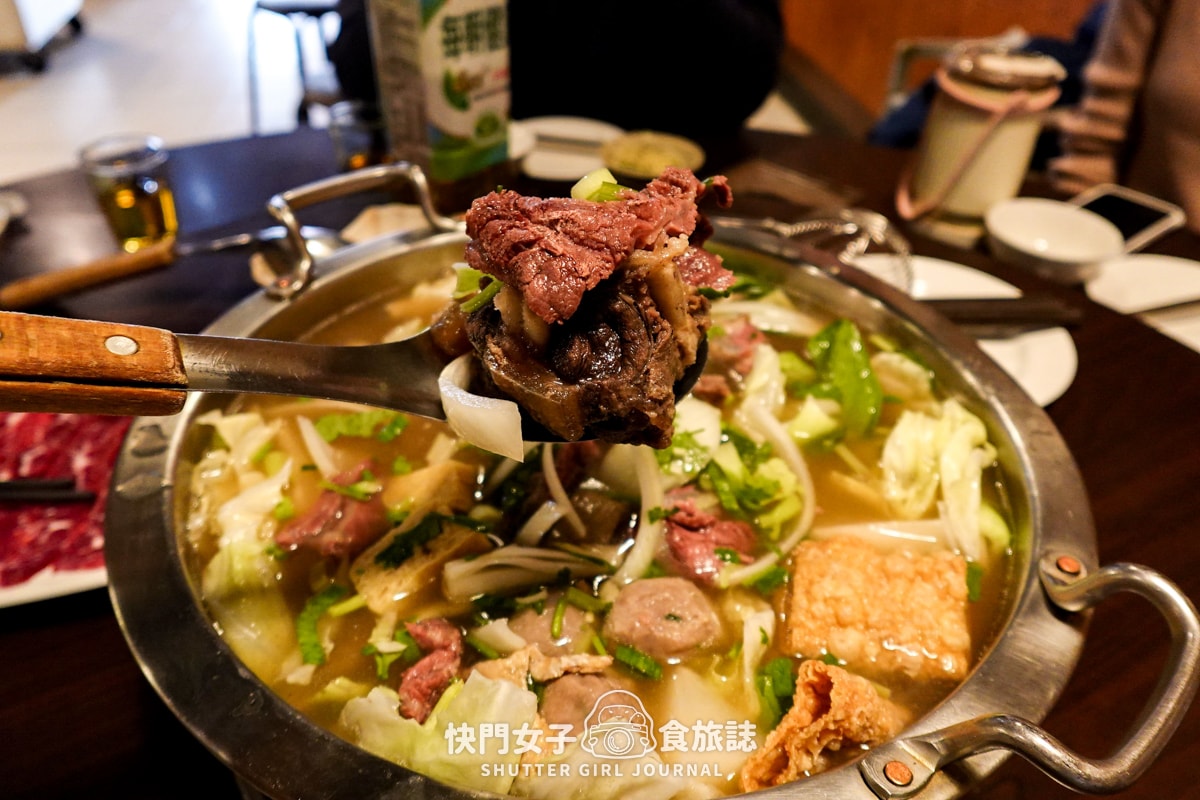 【新北 三重區】南北高鐵牛肉專賣店 x 不在高鐵站的溫體牛火鍋 x 清爽牛肉湯頭 - 第16張圖 【新北 三重區】南北高鐵牛肉專賣店 x 不在高鐵站的溫體牛火鍋 x 清爽牛肉湯頭