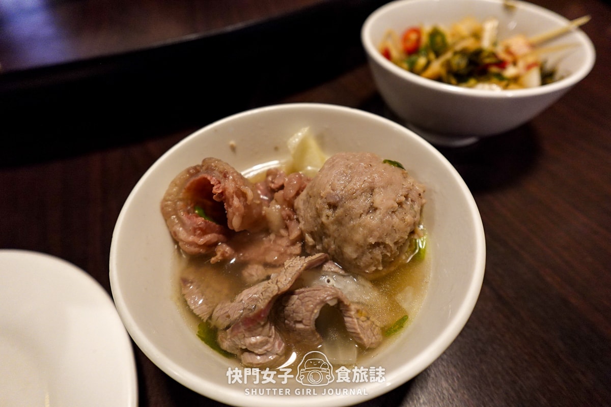 【新北 三重區】南北高鐵牛肉專賣店 x 不在高鐵站的溫體牛火鍋 x 清爽牛肉湯頭 - 第17張圖 【新北 三重區】南北高鐵牛肉專賣店 x 不在高鐵站的溫體牛火鍋 x 清爽牛肉湯頭