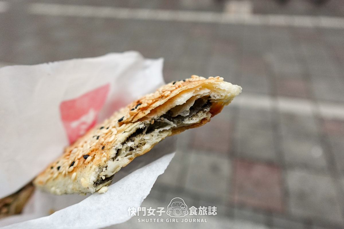 【台北 中正區】江蘇老宜記燒餅舖 x 中正紀念堂排隊名店 x 蔥燒餅 x 招牌蟹殼黃小酥餅