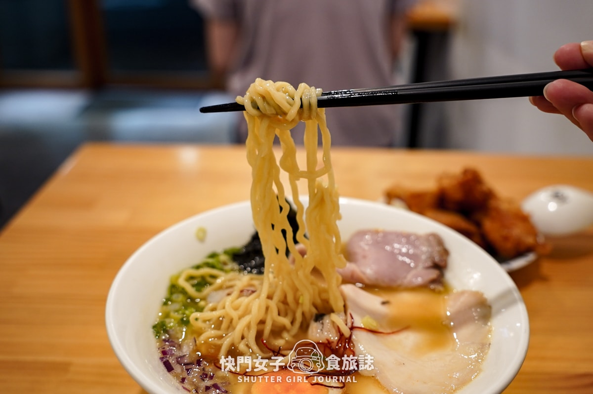 【台北 大安區】裸湯拉麵 雞白湯 x 北海道炙燒生干貝拉麵 x 酥炸唐揚雞 - 第17張圖 【台北 大安區】裸湯拉麵 雞白湯 x 北海道炙燒生干貝拉麵 x 酥炸唐揚雞