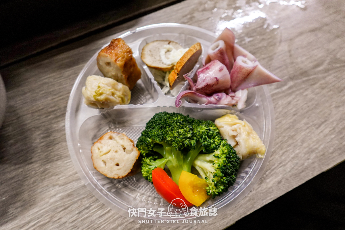 【台北 大同區】灶頂高麗菜飯 x 超大排骨湯 x 延三夜市熱門老店
