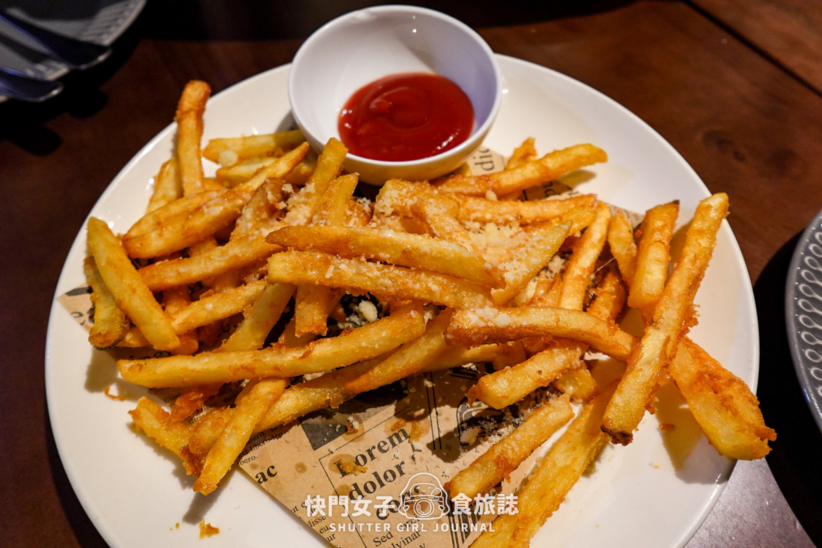 【台北 松山區】Gira Pizza 旋轉披薩 x 經典生火腿芝麻葉與瑪格麗特比薩