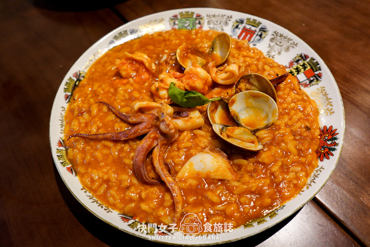 【台北 松山區】Gira Pizza 旋轉披薩 x 經典生火腿芝麻葉與瑪格麗特比薩