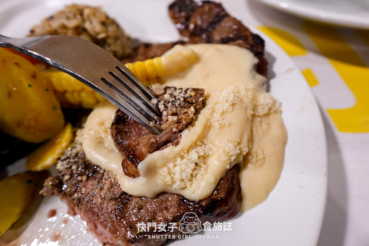 【IKEA 瑞典餐廳開箱】開箱經典主餐瑞典肉丸 x 各種限定新品餐點 x 解鎖瑞典甜品