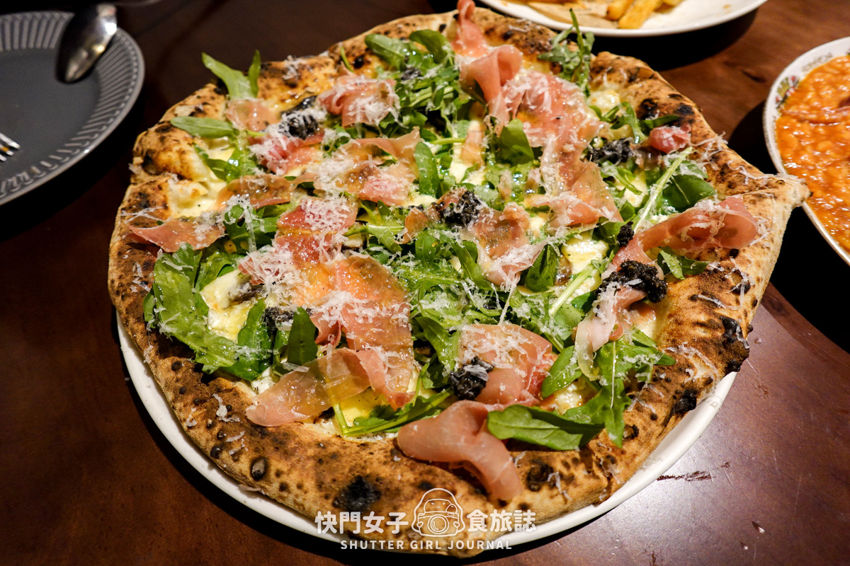【台北 松山區】Gira Pizza 旋轉披薩 x 經典生火腿芝麻葉與瑪格麗特比薩