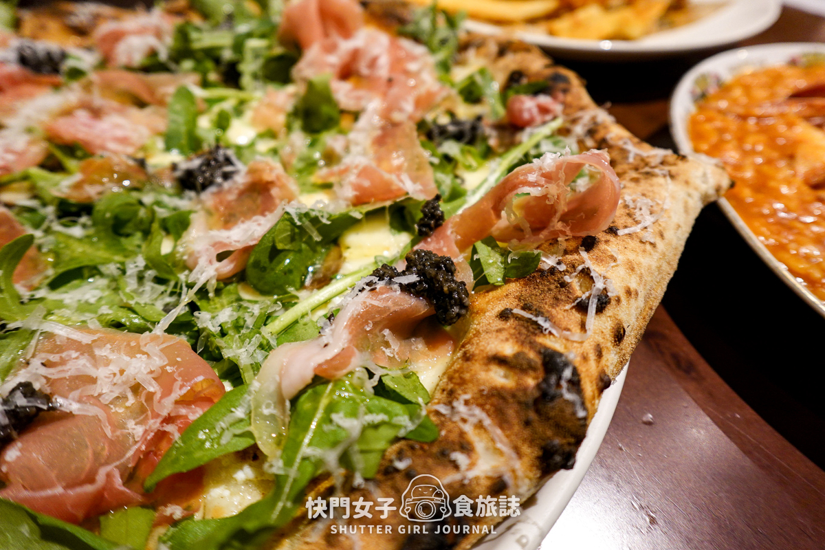 【台北 松山區】Gira Pizza 旋轉披薩 x 經典生火腿芝麻葉與瑪格麗特比薩