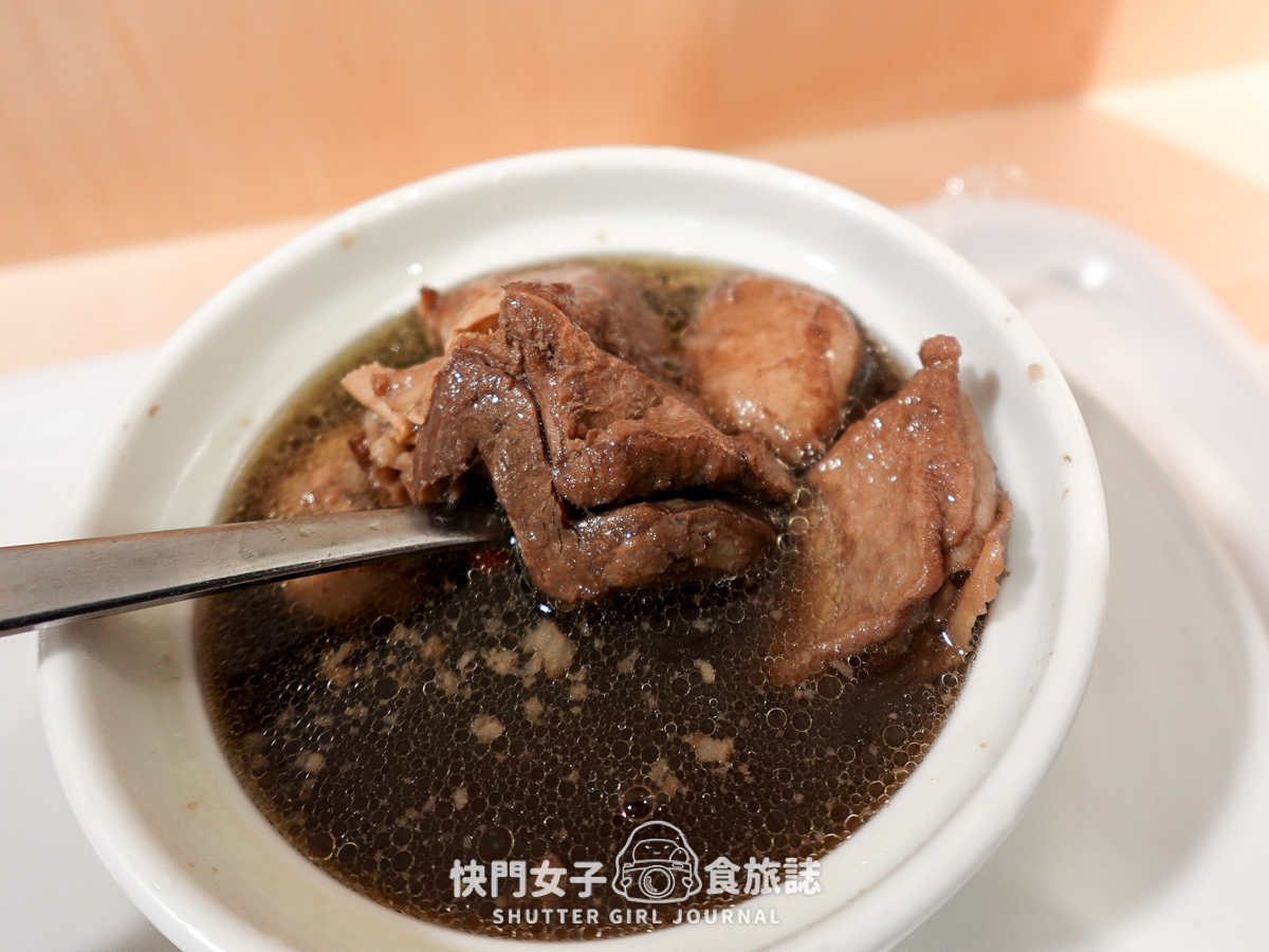 【IKEA 瑞典餐廳開箱】開箱經典主餐瑞典肉丸 x 各種限定新品餐點 x 解鎖瑞典甜品