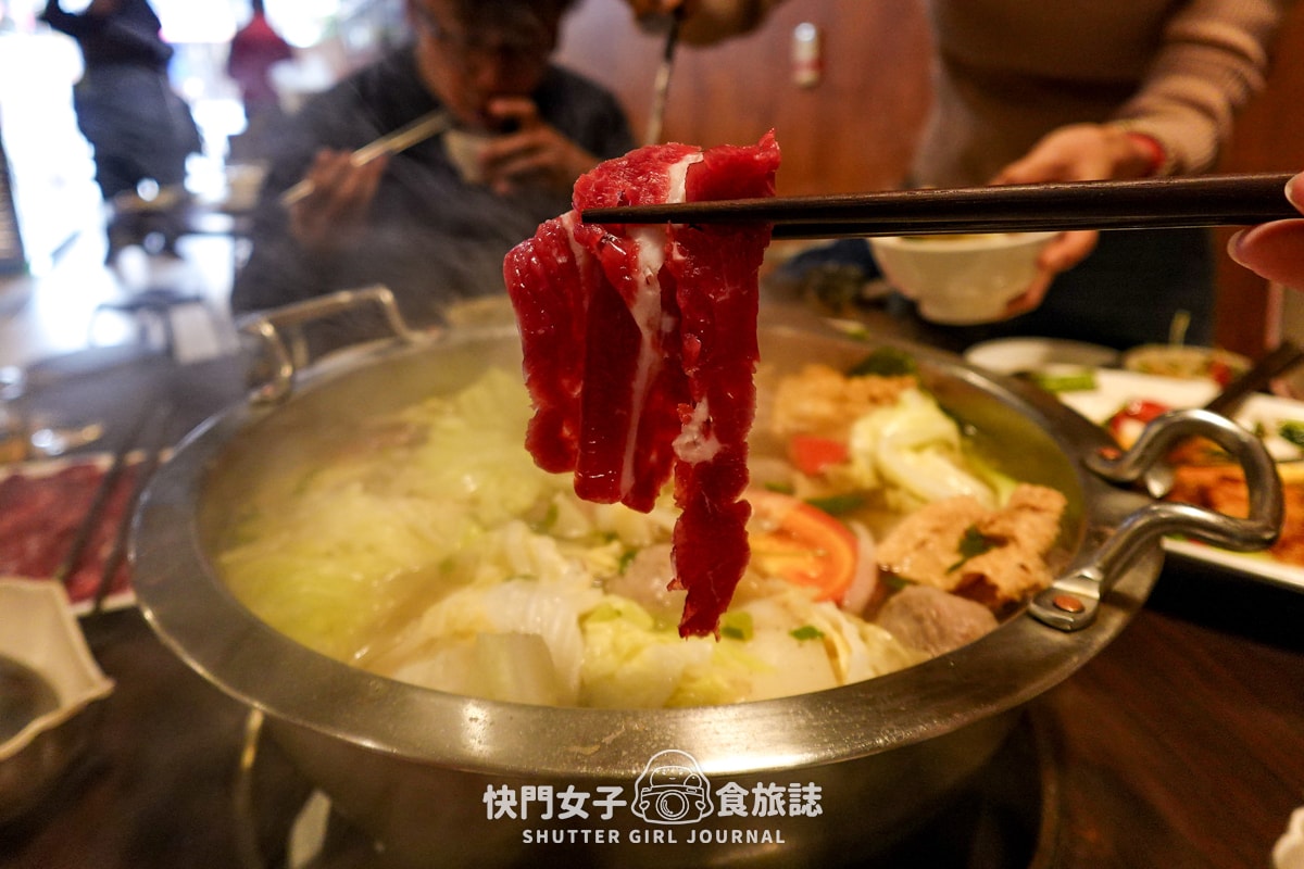 【新北 三重區】南北高鐵牛肉專賣店 x 不在高鐵站的溫體牛火鍋 x 清爽牛肉湯頭 - 第25張圖 【新北 三重區】南北高鐵牛肉專賣店 x 不在高鐵站的溫體牛火鍋 x 清爽牛肉湯頭