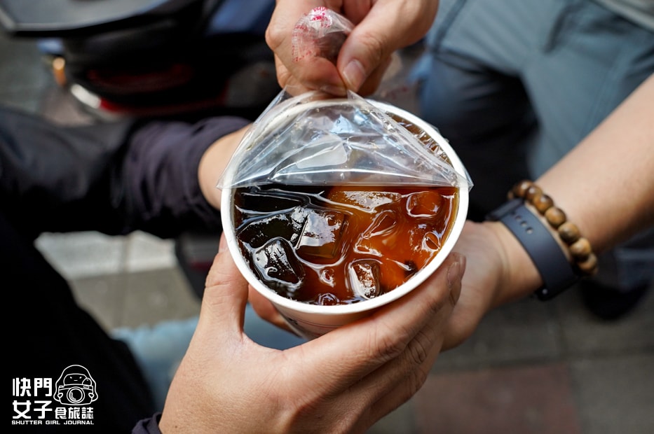 【台北捷運美食大亂鬥】大橋頭米糕 x 施家鮮肉湯圓 x 阿桐阿寶四神湯 x 宋上好脆皮臭豆腐 - 第26張圖 【台北捷運美食大亂鬥】大橋頭米糕 x 施家鮮肉湯圓 x 阿桐阿寶四神湯 x 宋上好脆皮臭豆腐