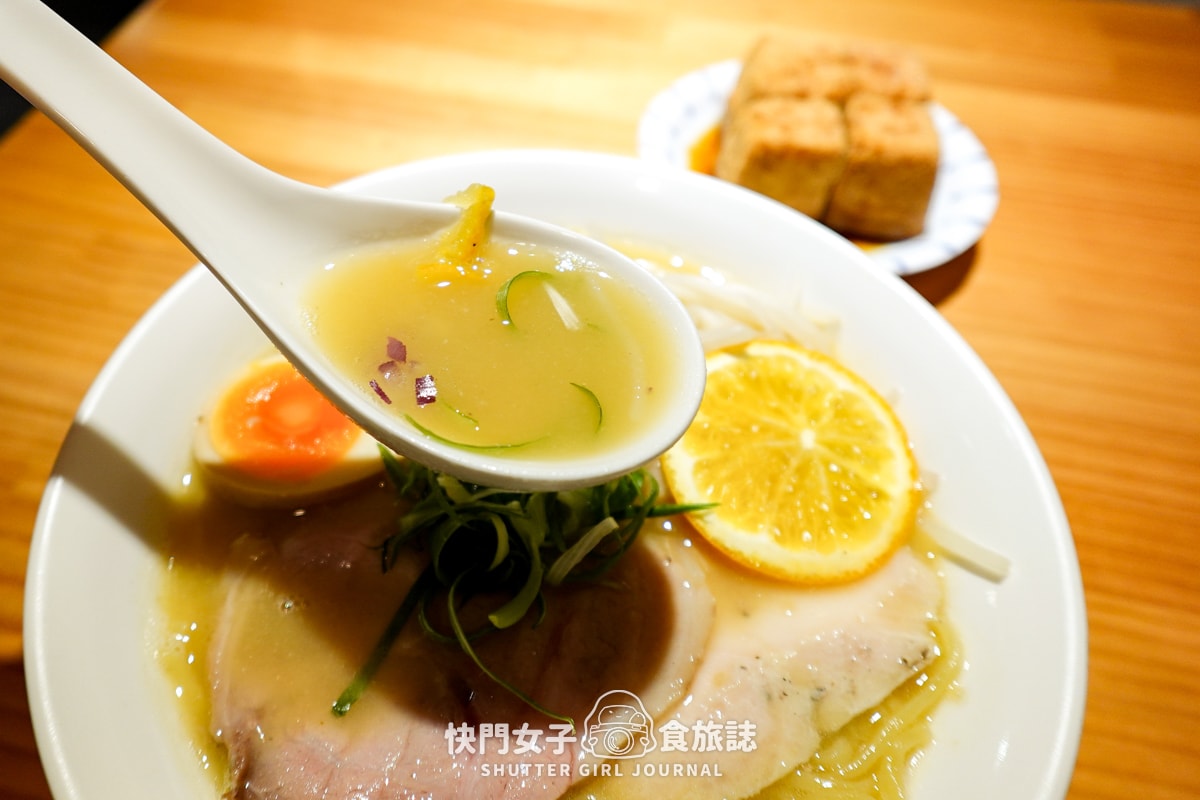 【台北 大安區】裸湯拉麵 雞白湯 x 北海道炙燒生干貝拉麵 x 酥炸唐揚雞 - 第32張圖 【台北 大安區】裸湯拉麵 雞白湯 x 北海道炙燒生干貝拉麵 x 酥炸唐揚雞