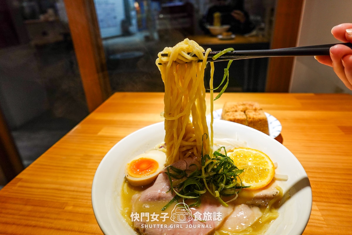 【台北 大安區】裸湯拉麵 雞白湯 x 北海道炙燒生干貝拉麵 x 酥炸唐揚雞 - 第33張圖 【台北 大安區】裸湯拉麵 雞白湯 x 北海道炙燒生干貝拉麵 x 酥炸唐揚雞