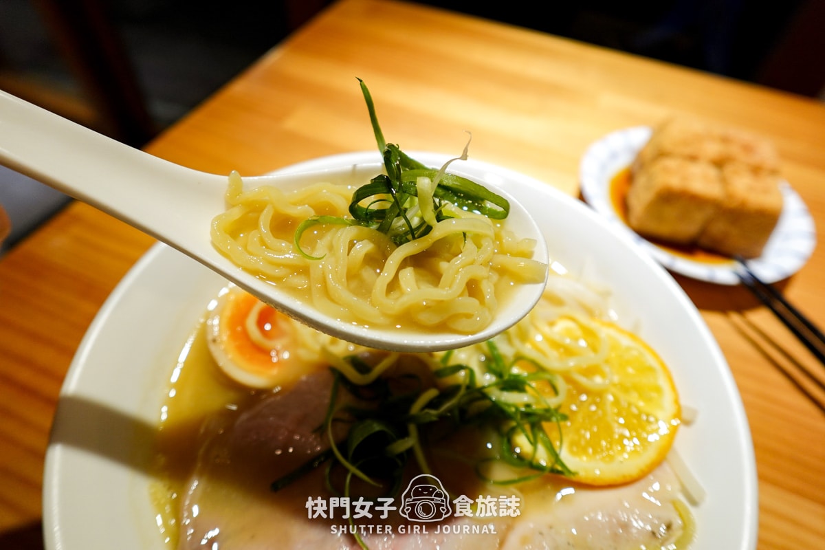 【台北 大安區】裸湯拉麵 雞白湯 x 北海道炙燒生干貝拉麵 x 酥炸唐揚雞 - 第34張圖 【台北 大安區】裸湯拉麵 雞白湯 x 北海道炙燒生干貝拉麵 x 酥炸唐揚雞