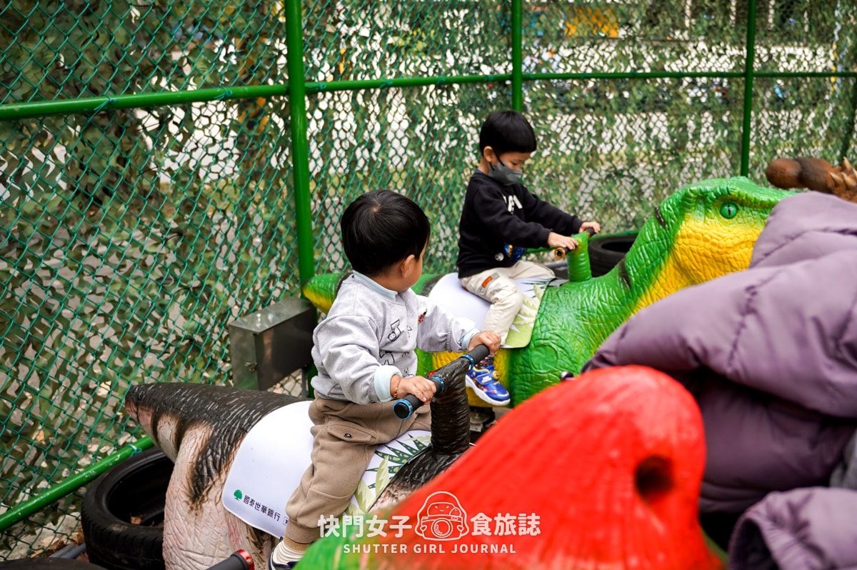 【台北 北投區】關渡侏儸紀公園 x 超巨大恐龍現身台北 x 1500坪有70隻恐龍