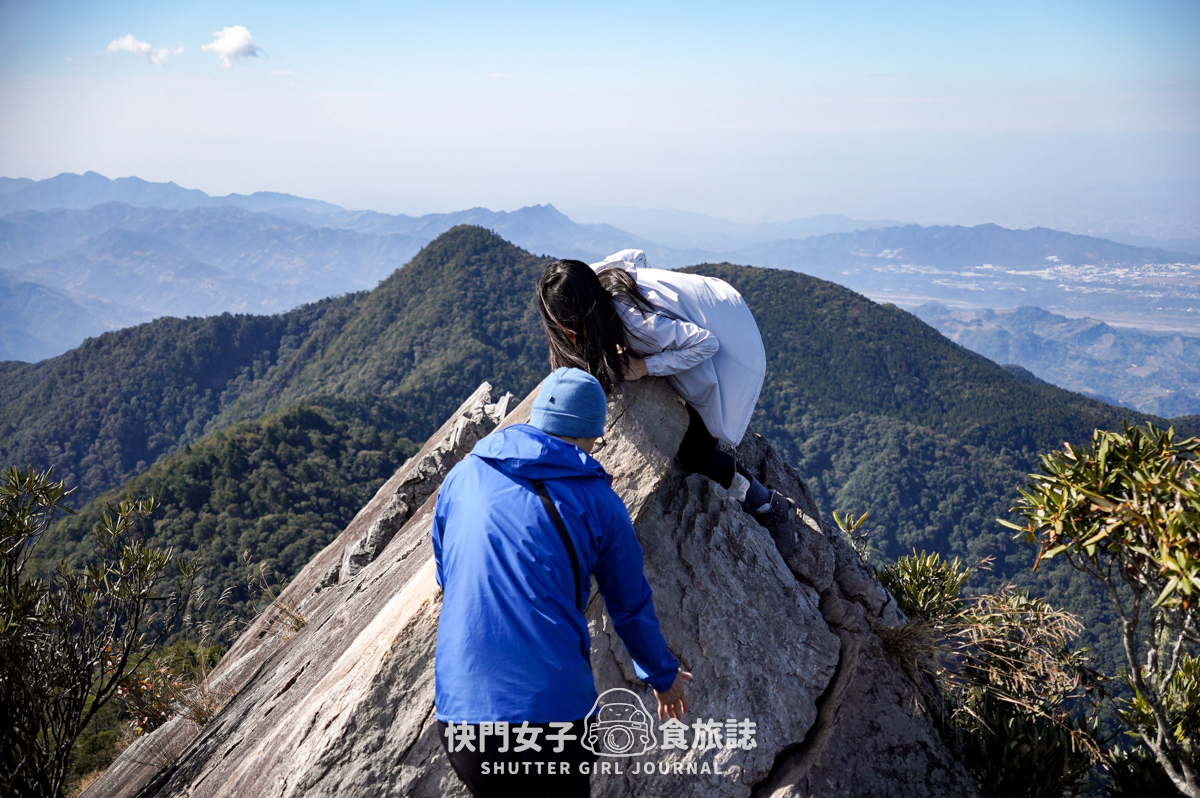 【稍來山】網美鳶嘴山縱走小百岳 x 號稱台灣小阿爾卑斯山 x 懼高挑戰中級山