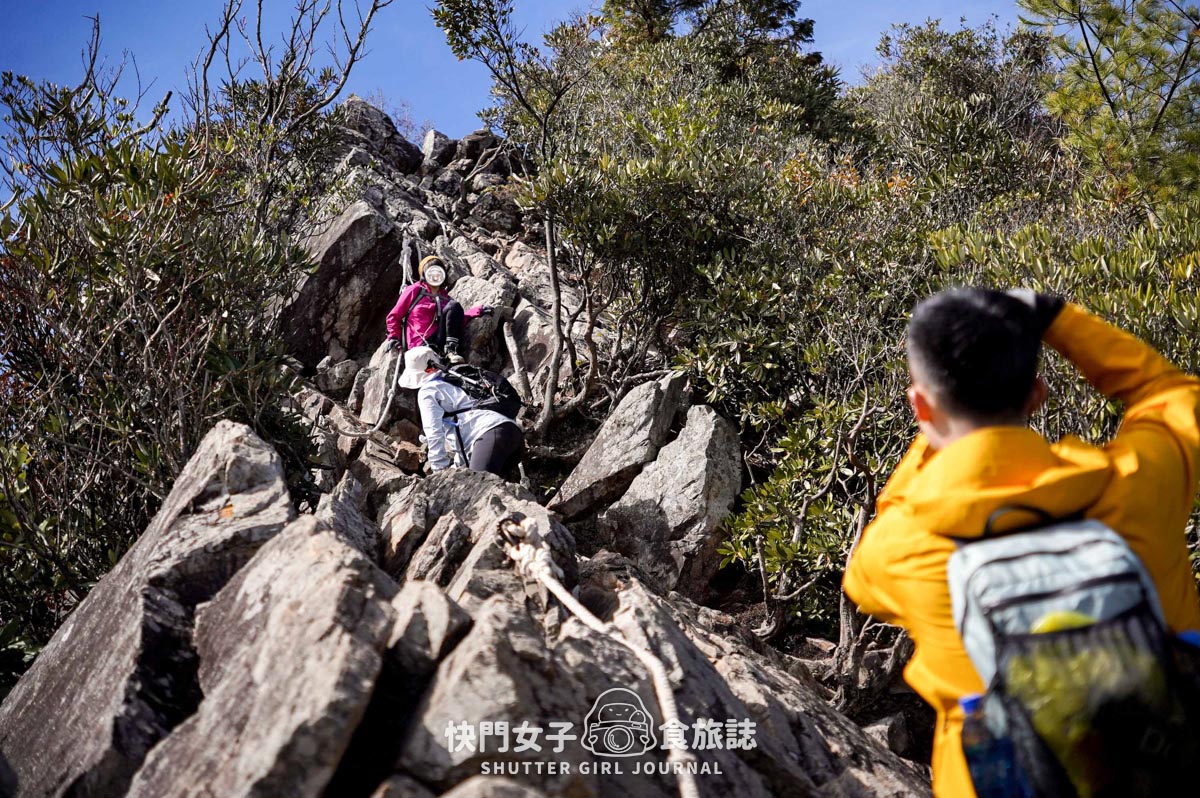 【稍來山】網美鳶嘴山縱走小百岳 x 號稱台灣小阿爾卑斯山 x 懼高挑戰中級山