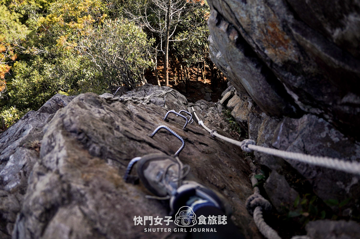 【稍來山】網美鳶嘴山縱走小百岳 x 號稱台灣小阿爾卑斯山 x 懼高挑戰中級山