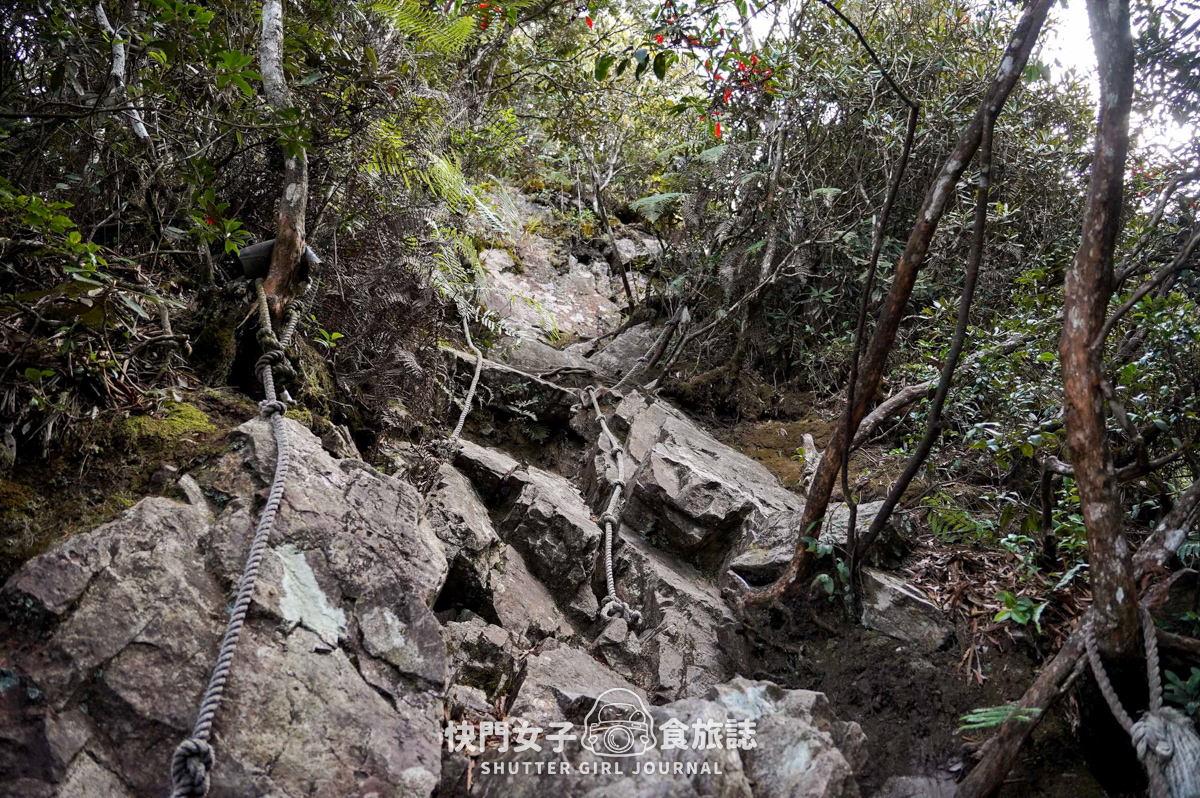 【稍來山】網美鳶嘴山縱走小百岳 x 號稱台灣小阿爾卑斯山 x 懼高挑戰中級山