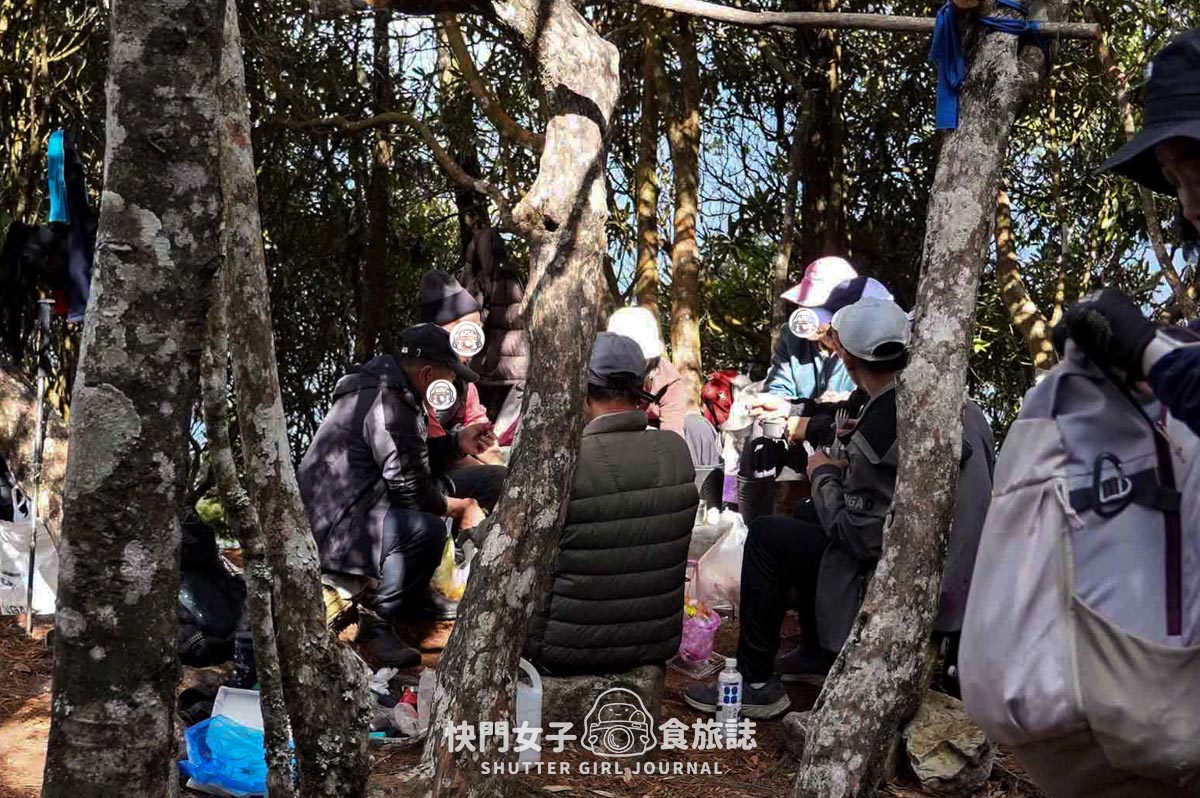 【稍來山】網美鳶嘴山縱走小百岳 x 號稱台灣小阿爾卑斯山 x 懼高挑戰中級山