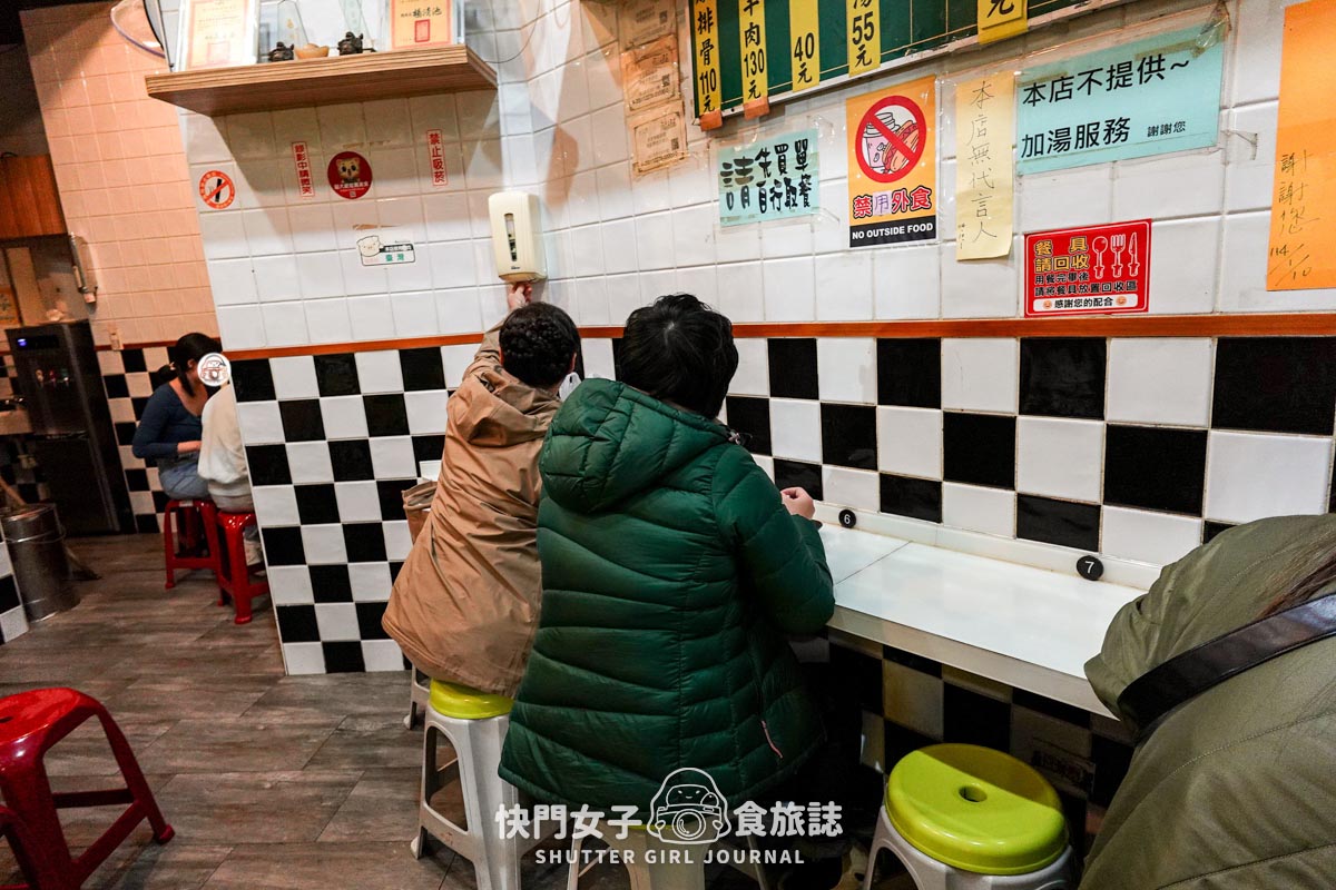 【台北 松山區】陳董藥燉排骨藥燉羊肉 x 饒河夜市必比登推薦 x 濃郁藥膳湯頭配瓜仔肉飯