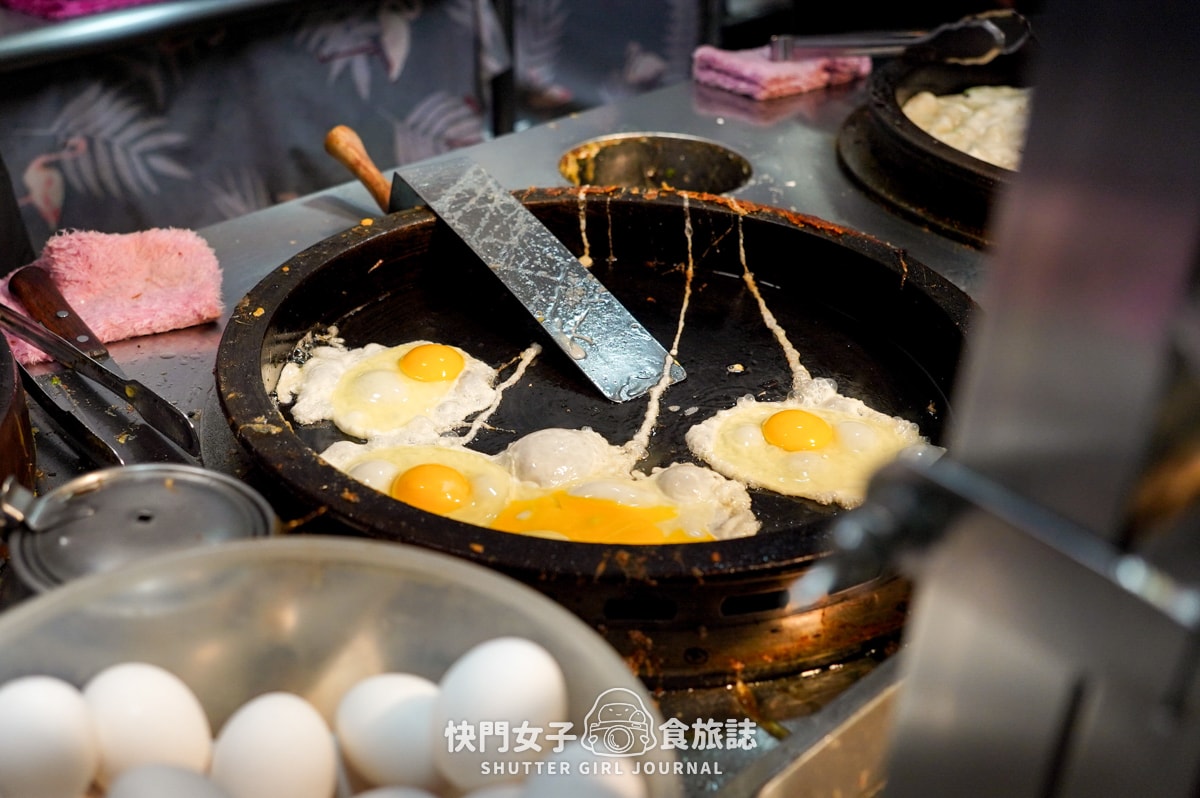 【新北 三重區】陳記蔥油餅 x 三重銅板價美食 x 排隊蔥油餅加蛋