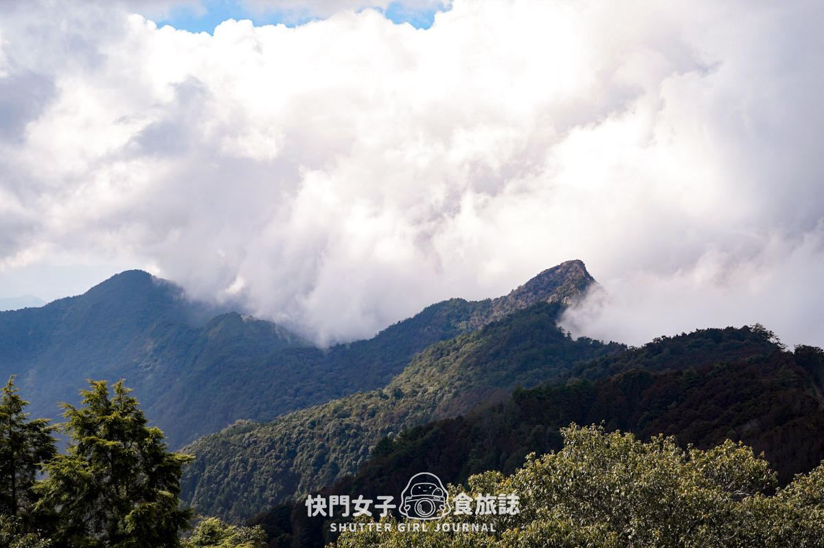 【稍來山】網美鳶嘴山縱走小百岳 x 號稱台灣小阿爾卑斯山 x 懼高挑戰中級山
