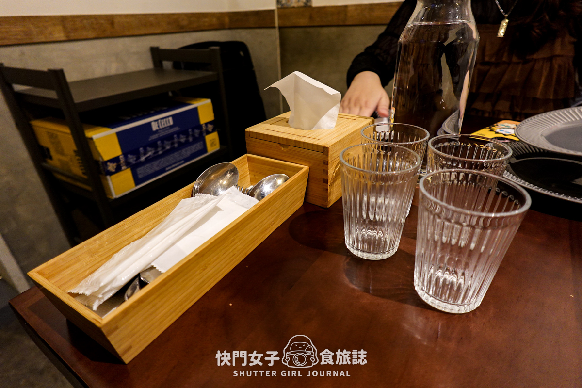 【台北 松山區】Gira Pizza 旋轉披薩 x 經典生火腿芝麻葉與瑪格麗特比薩