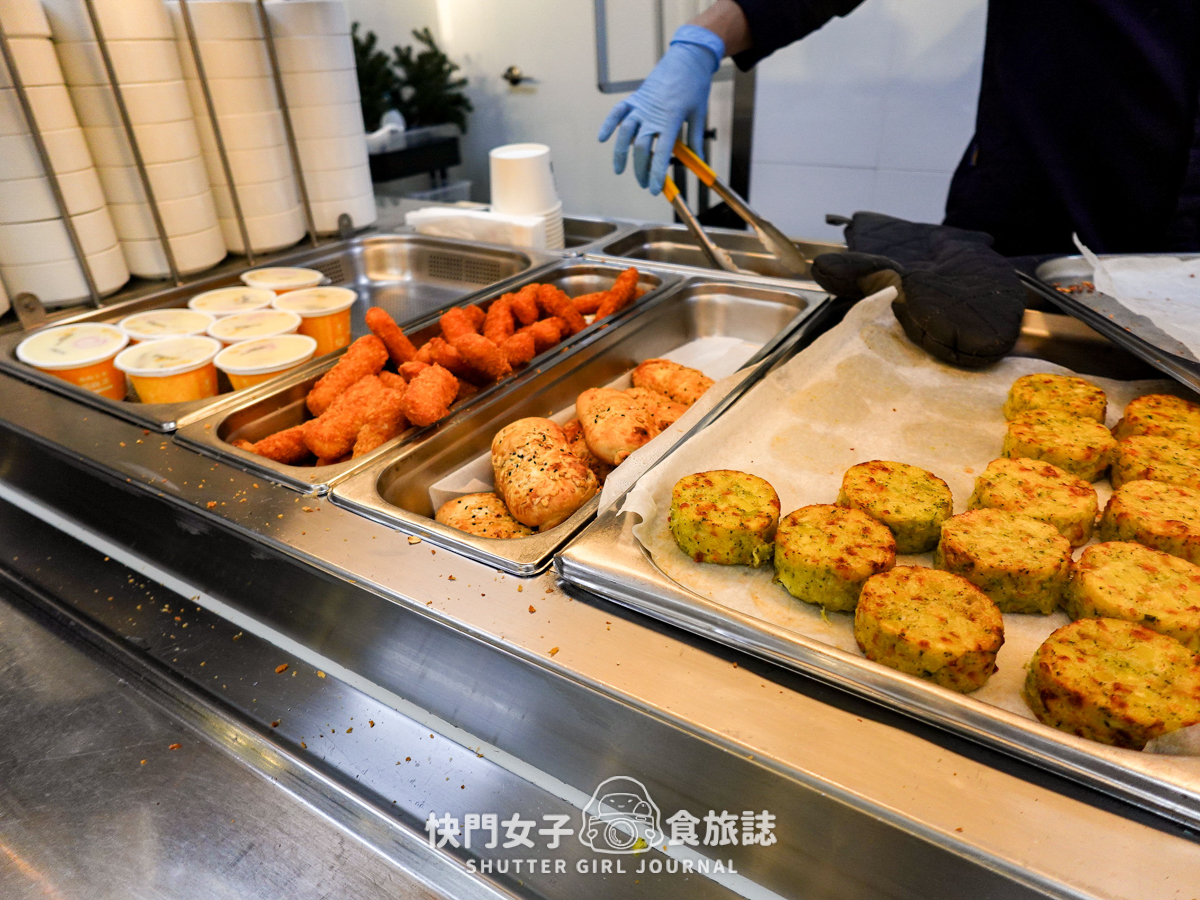 【IKEA 瑞典餐廳開箱】開箱經典主餐瑞典肉丸 x 各種限定新品餐點 x 解鎖瑞典甜品