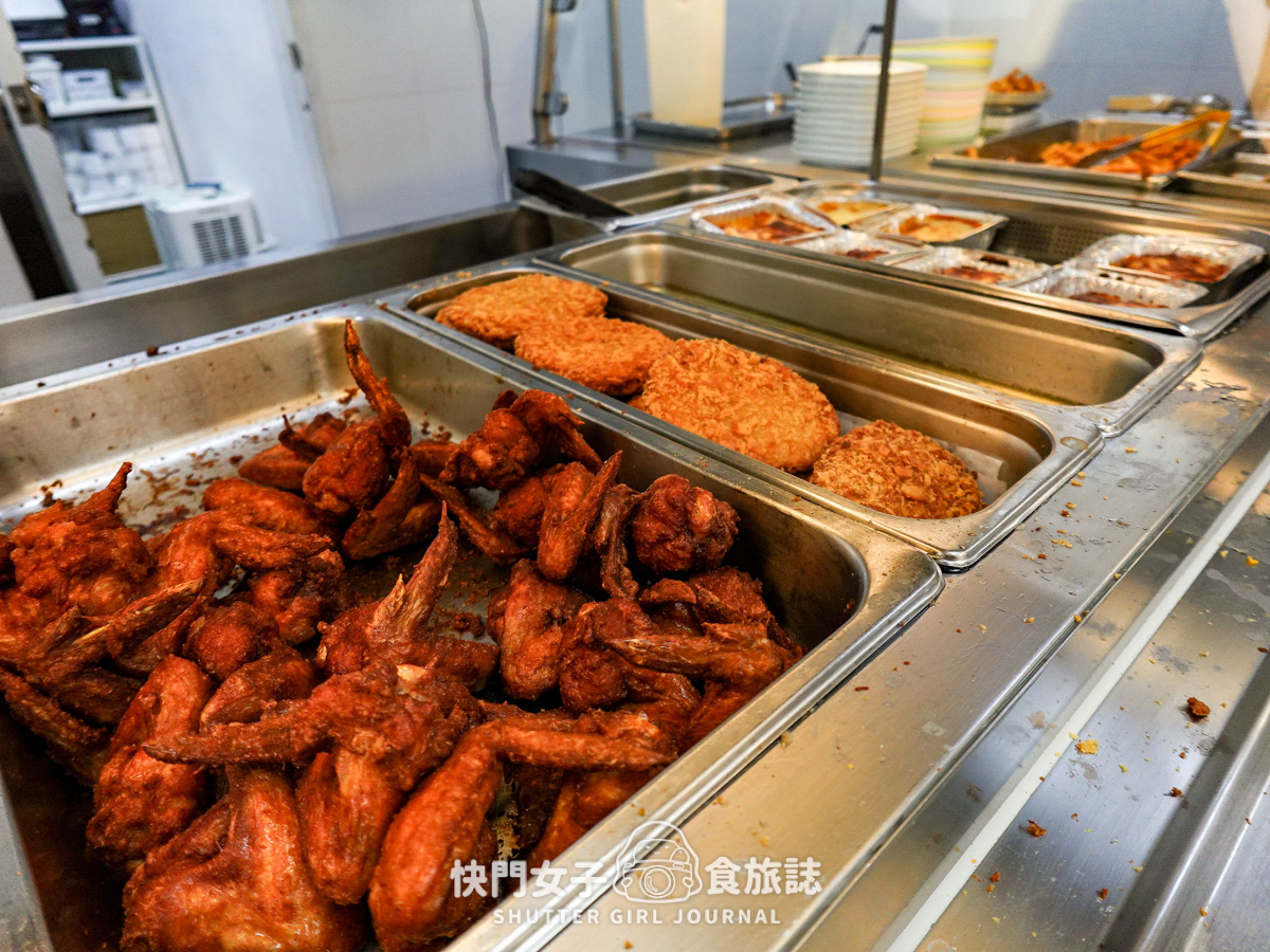 【IKEA 瑞典餐廳開箱】開箱經典主餐瑞典肉丸 x 各種限定新品餐點 x 解鎖瑞典甜品