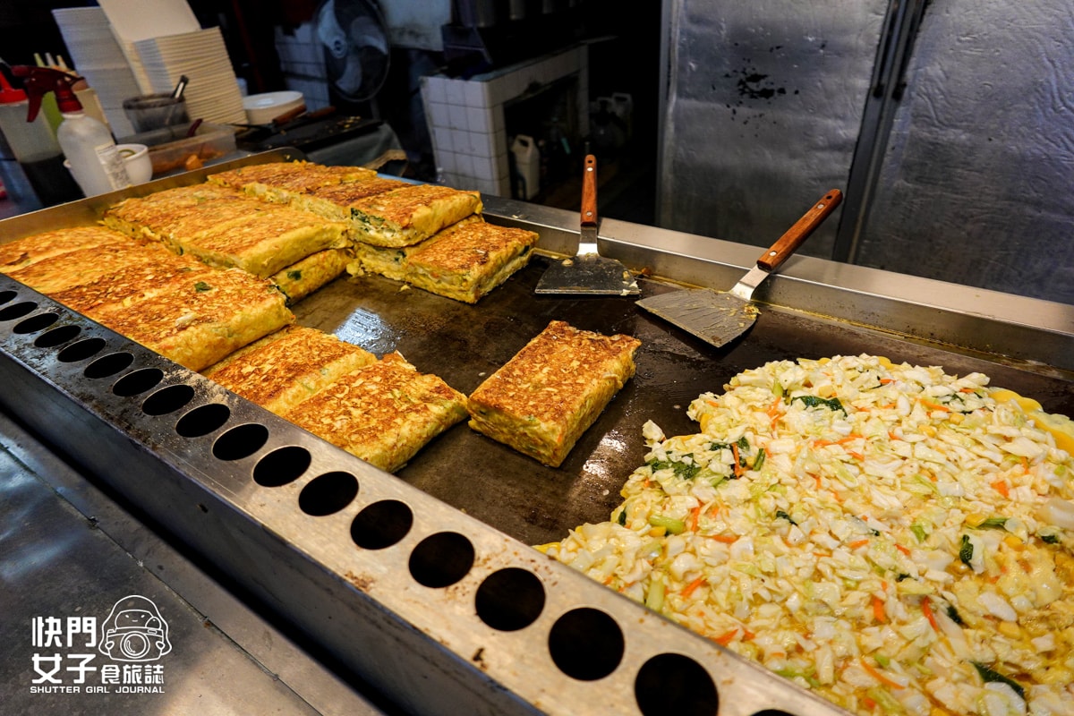 【台北 萬華區】黃金蔬菜蛋捲 x 超厚超多高麗菜大蛋捲 x 華西街蛋素大蛋捲 - 第9張圖 【台北 萬華區】黃金蔬菜蛋捲 x 超厚超多高麗菜大蛋捲 x 華西街蛋素大蛋捲