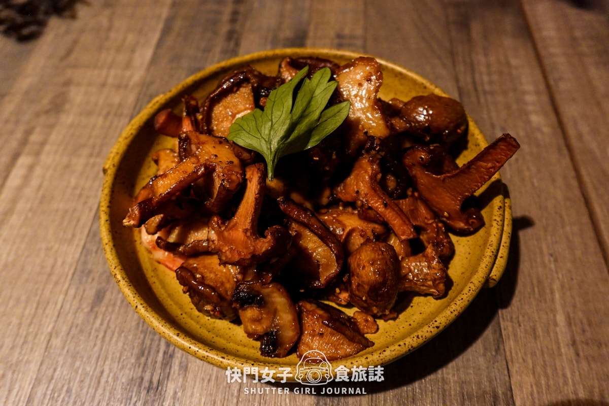【台北 中山區】中山小酒館 x 招牌鴨肉義大利麵 x 人氣西班牙烘蛋 x 漂亮特色調酒