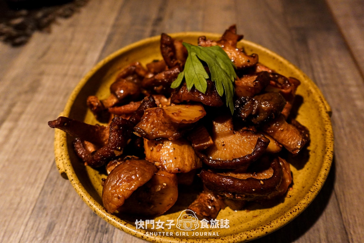 【台北 中山區】中山小酒館 x 招牌鴨肉義大利麵 x 人氣西班牙烘蛋 x 漂亮特色調酒