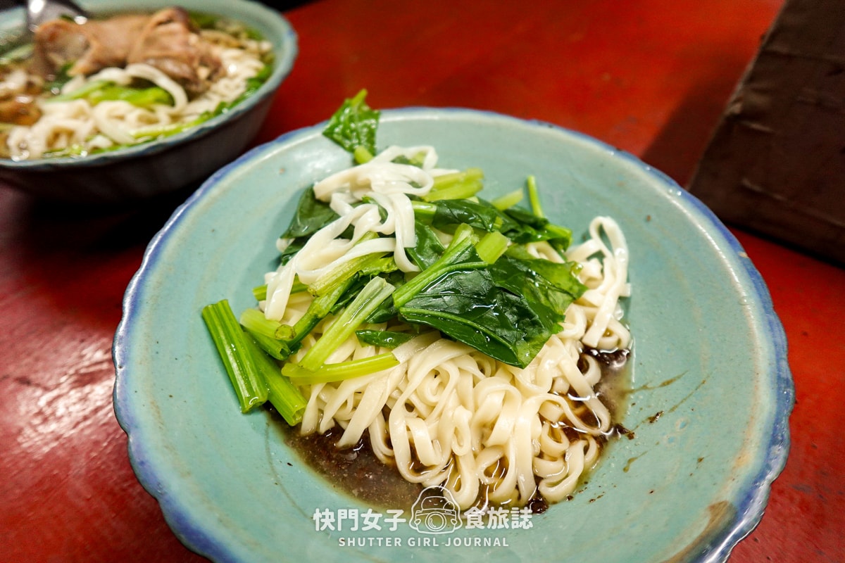 【台北 文山區】大碗公牛肉麵 x 開箱丁特的機油牛肉麵 x 一定要請你朋友吃 - 第16張圖 【台北 文山區】大碗公牛肉麵 x 開箱丁特的機油牛肉麵 x 一定要請你朋友吃