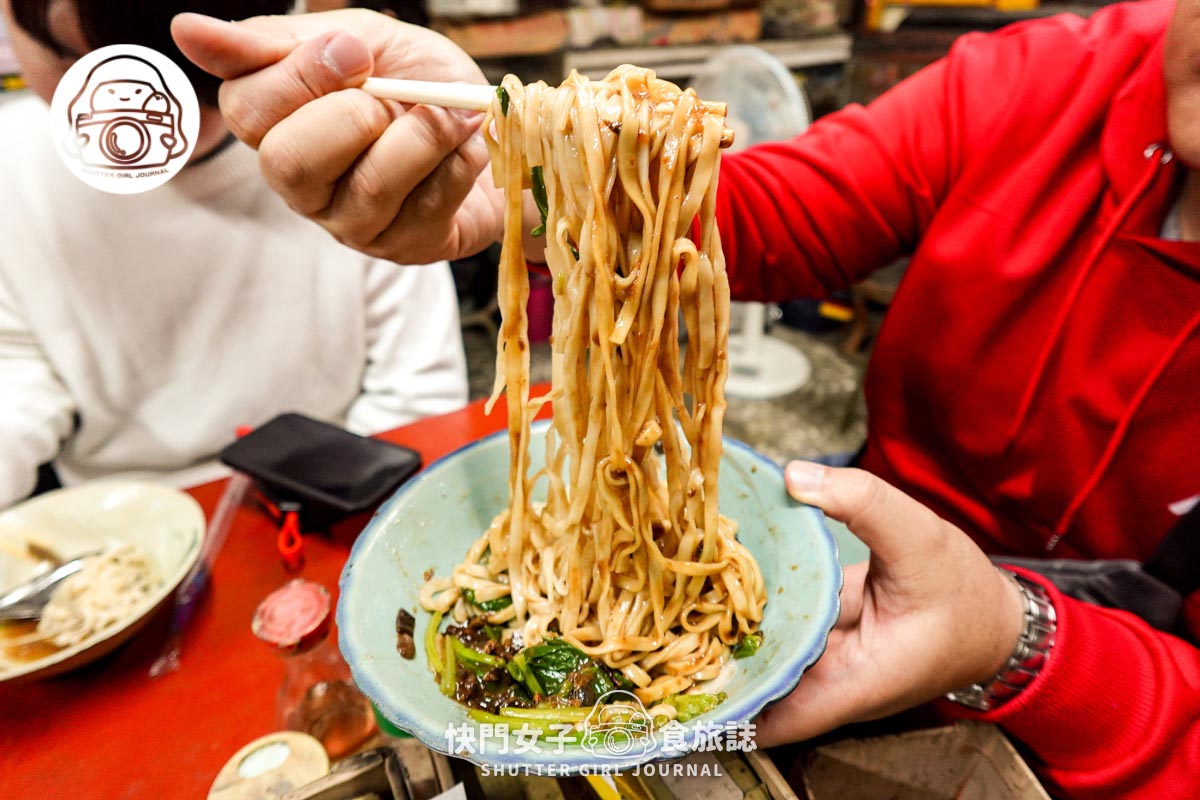 【台北 文山區】大碗公牛肉麵 x 開箱丁特的機油牛肉麵 x 一定要請你朋友吃 - 第17張圖 【台北 文山區】大碗公牛肉麵 x 開箱丁特的機油牛肉麵 x 一定要請你朋友吃