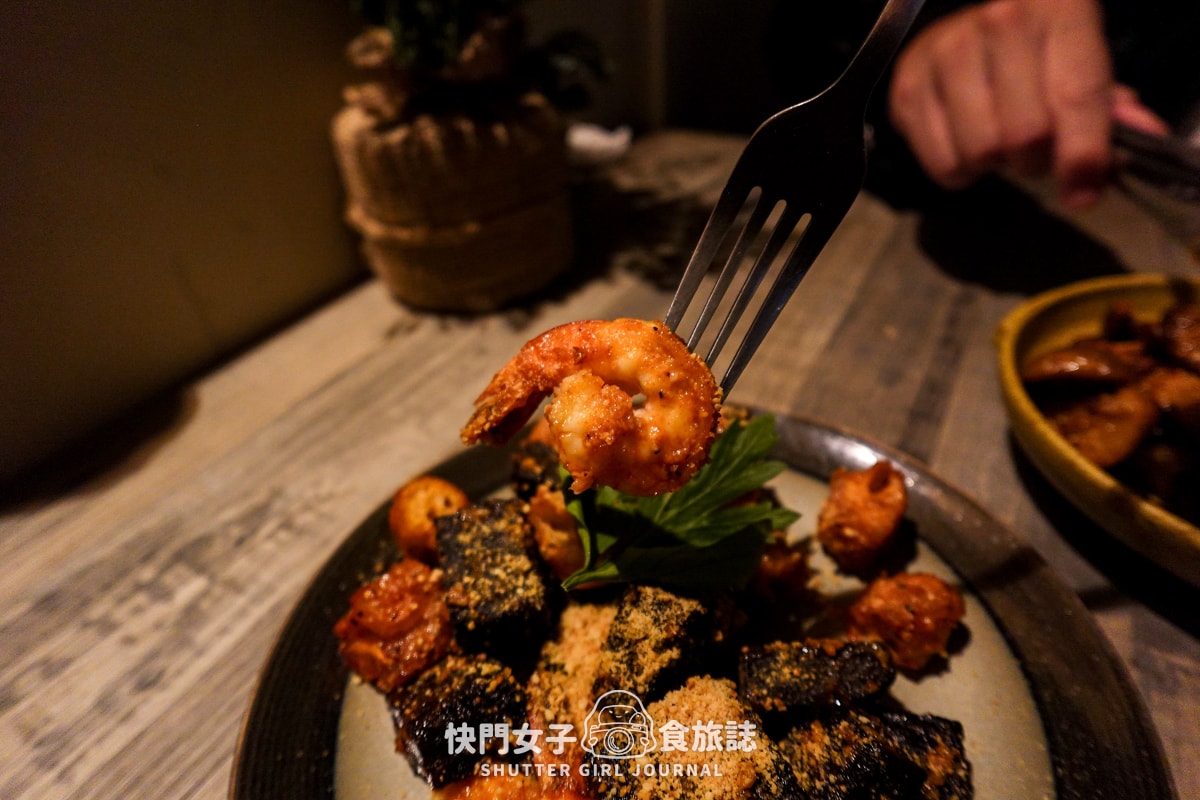 【台北 中山區】中山小酒館 x 招牌鴨肉義大利麵 x 人氣西班牙烘蛋 x 漂亮特色調酒
