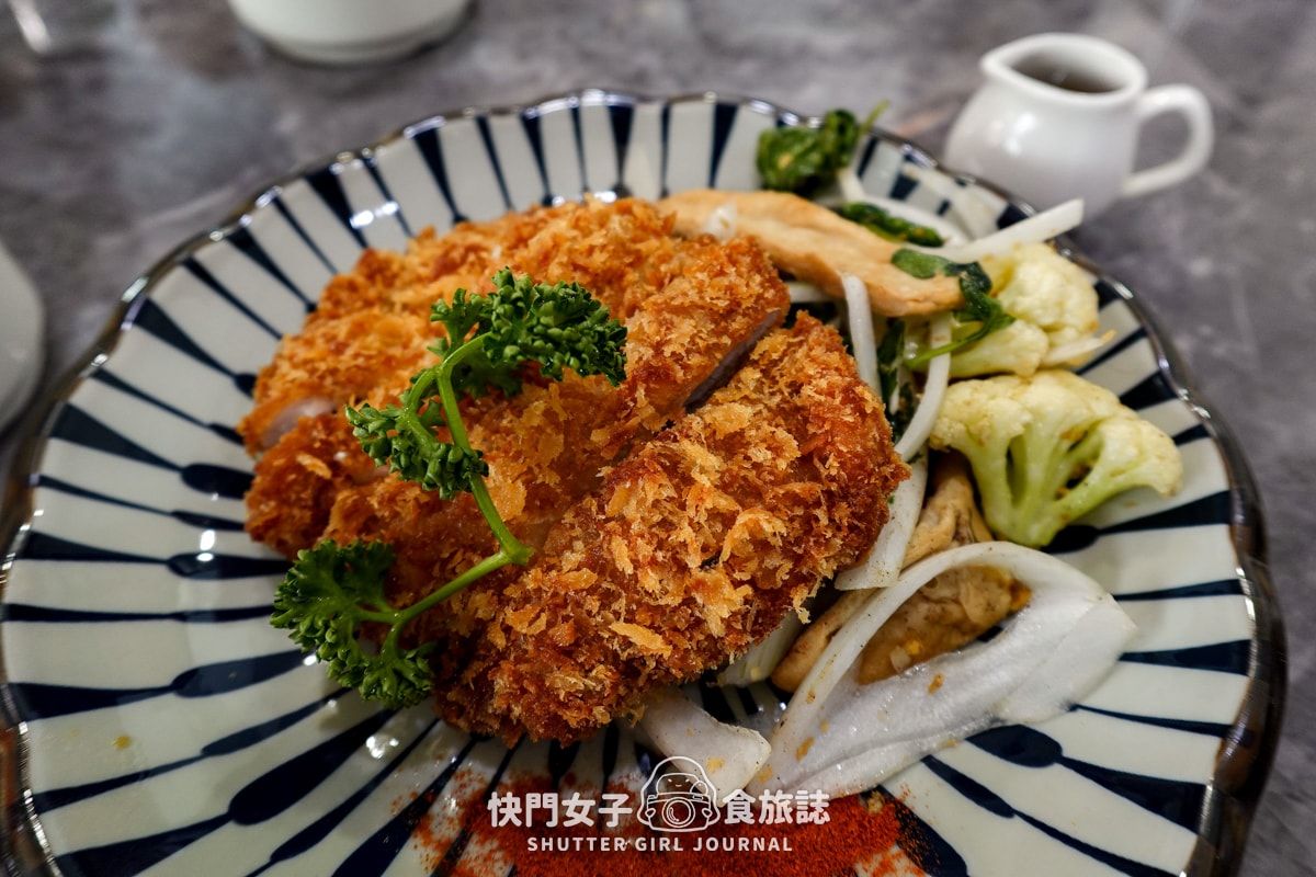 【高雄 苓雅區】三餐暖食 x 米其林指南餐廳 x 精緻小台菜四人套餐 - 第17張圖 【高雄 苓雅區】三餐暖食 x 米其林指南餐廳 x 精緻小台菜四人套餐