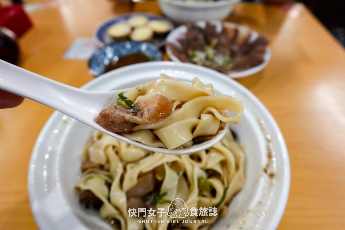 【高雄 鹽埕區】老宋牛肉麵 x 特製五香口味牛油肉湯頭 x 本地上等黃牛肉 - 第19張圖 【高雄 鹽埕區】老宋牛肉麵 x 特製五香口味牛油肉湯頭 x 本地上等黃牛肉