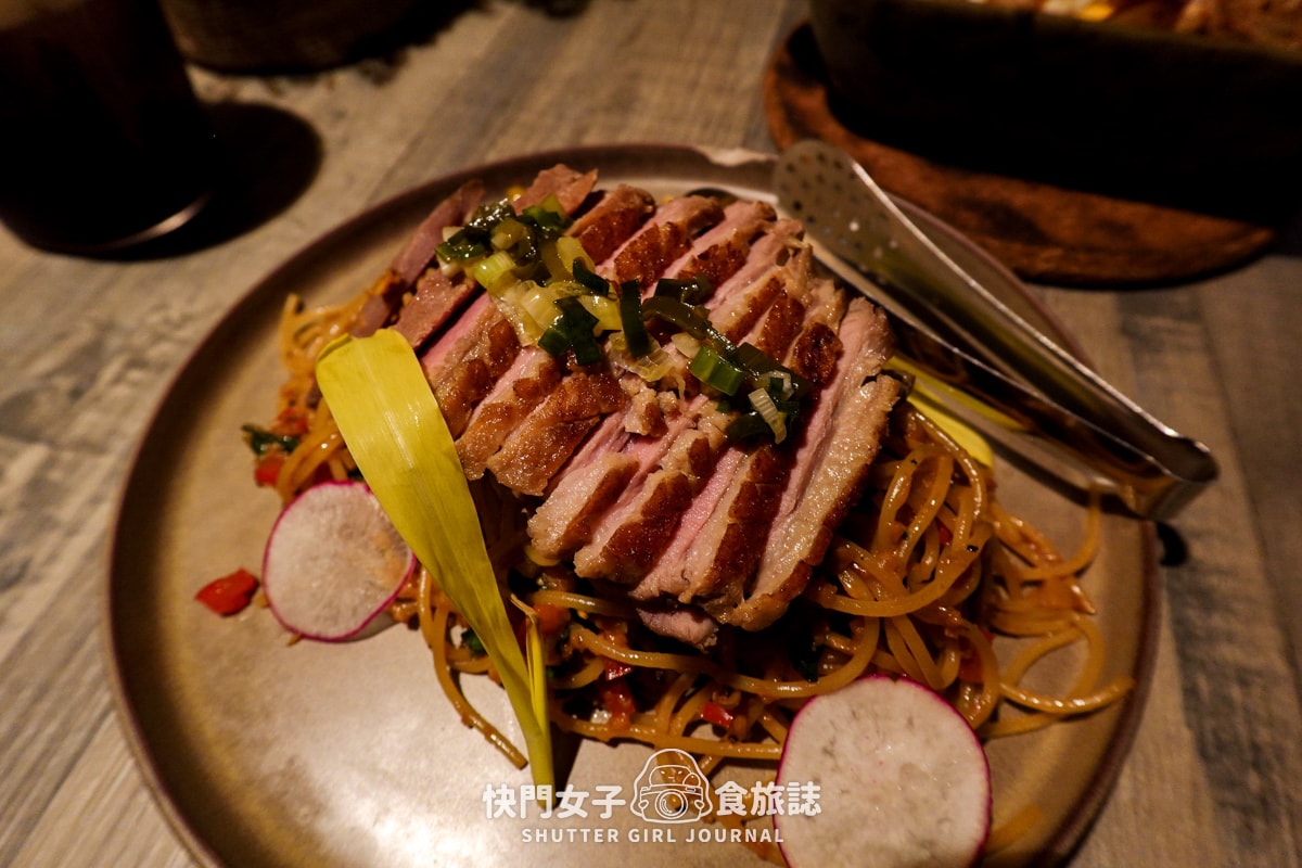 【台北 中山區】中山小酒館 x 招牌鴨肉義大利麵 x 人氣西班牙烘蛋 x 漂亮特色調酒