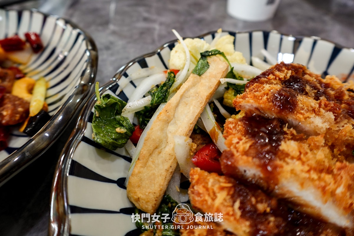 【高雄 苓雅區】三餐暖食 x 米其林指南餐廳 x 精緻小台菜四人套餐 - 第19張圖 【高雄 苓雅區】三餐暖食 x 米其林指南餐廳 x 精緻小台菜四人套餐