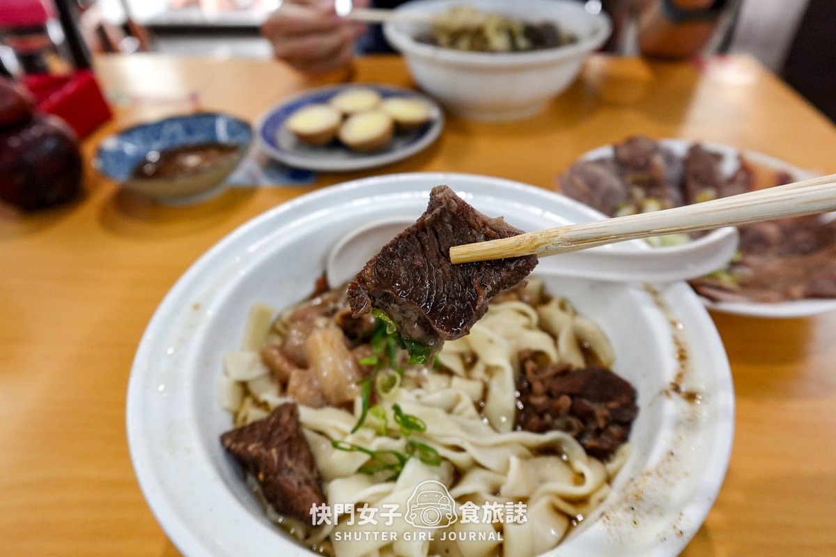 【高雄 鹽埕區】老宋牛肉麵 x 特製五香口味牛油肉湯頭 x 本地上等黃牛肉 - 第20張圖 【高雄 鹽埕區】老宋牛肉麵 x 特製五香口味牛油肉湯頭 x 本地上等黃牛肉