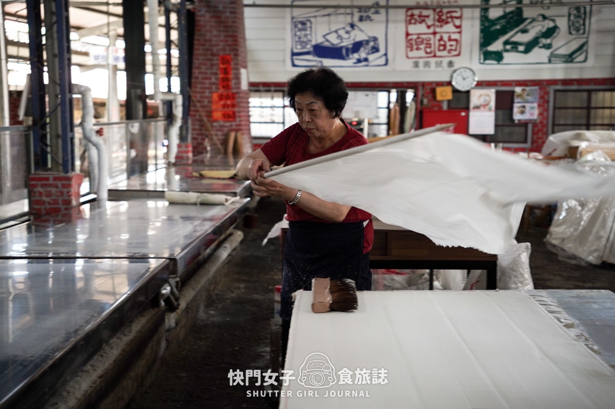 【南投 埔里鎮】廣興紙寮 x 品嚐神奇的紙片巧克力 x 參觀傳統造紙廠做DIY - 第25張圖 【南投 埔里鎮】廣興紙寮 x 品嚐神奇的紙片巧克力 x 參觀傳統造紙廠做DIY