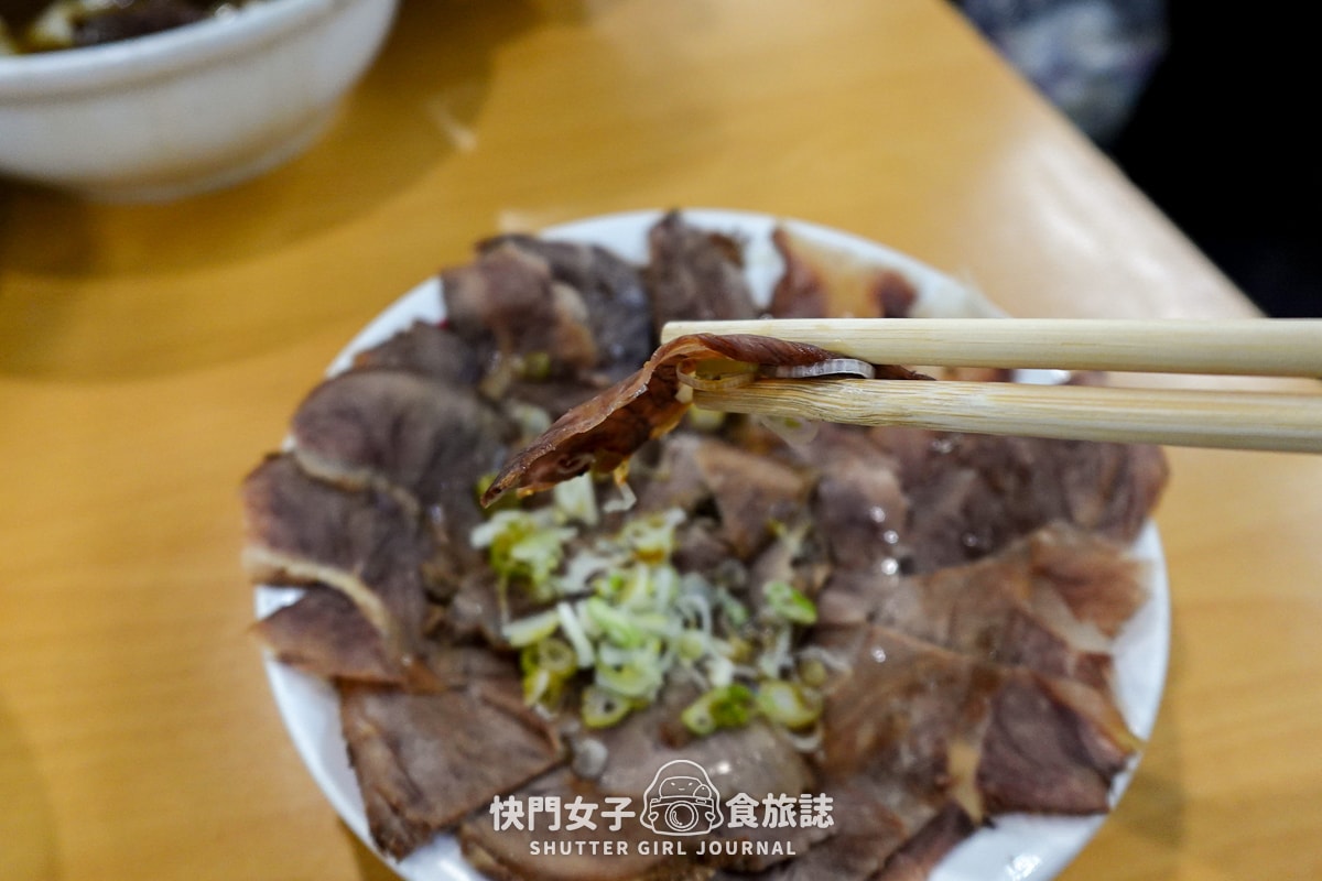 【高雄 鹽埕區】老宋牛肉麵 x 特製五香口味牛油肉湯頭 x 本地上等黃牛肉 - 第25張圖 【高雄 鹽埕區】老宋牛肉麵 x 特製五香口味牛油肉湯頭 x 本地上等黃牛肉