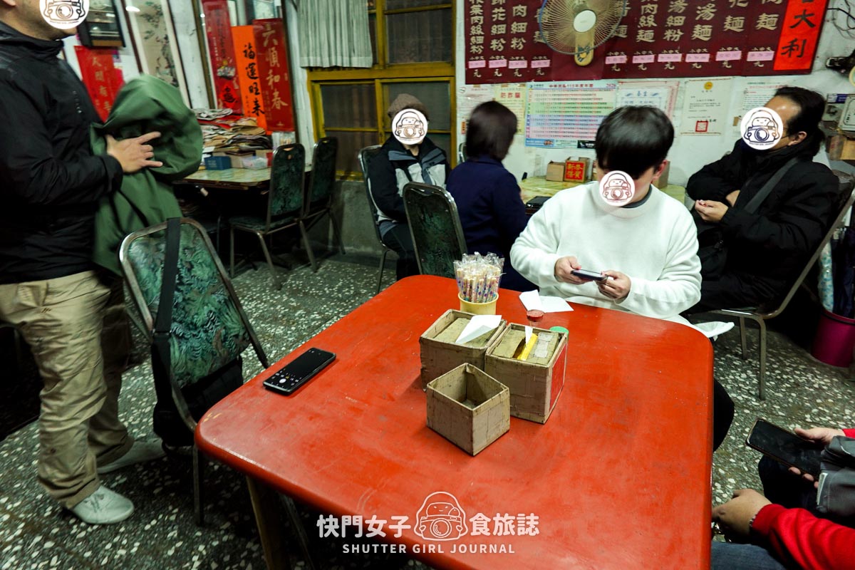 【台北 文山區】大碗公牛肉麵 x 開箱丁特的機油牛肉麵 x 一定要請你朋友吃 - 第5張圖 【台北 文山區】大碗公牛肉麵 x 開箱丁特的機油牛肉麵 x 一定要請你朋友吃