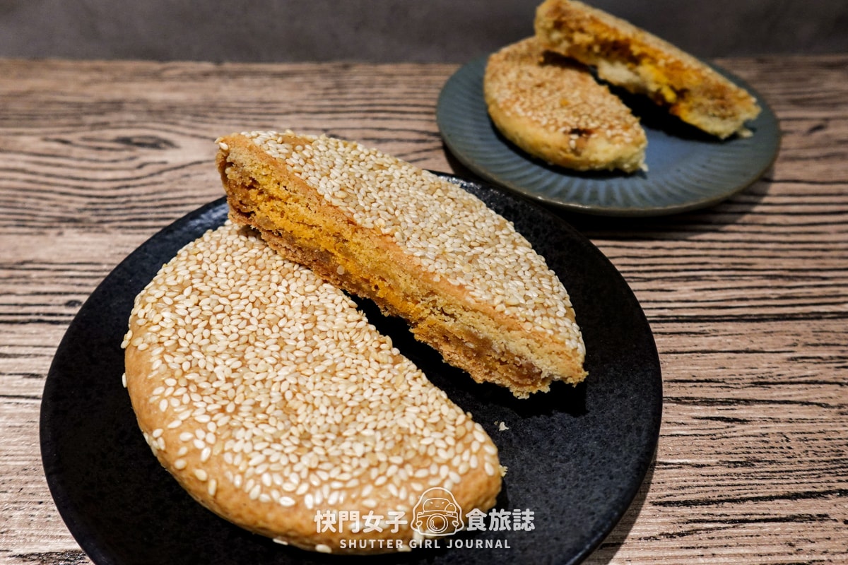 【新北 淡水區】開箱淡水知名餅店 新建成餅店 VS 三協成餅舖 芝麻蛋黃餅大PK - 第26張圖 【新北 淡水區】開箱淡水知名餅店 新建成餅店 VS 三協成餅舖 芝麻蛋黃餅大PK