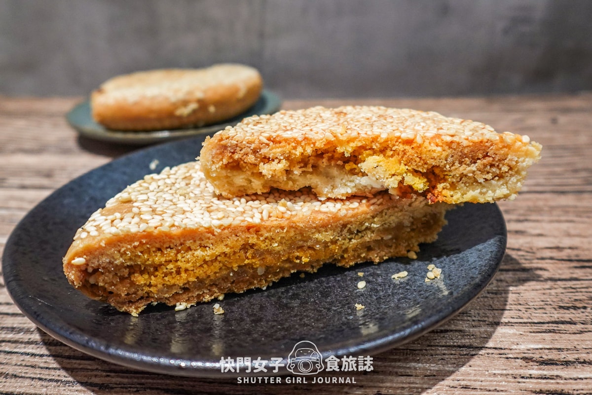 【新北 淡水區】開箱淡水知名餅店 新建成餅店 VS 三協成餅舖 芝麻蛋黃餅大PK - 第28張圖 【新北 淡水區】開箱淡水知名餅店 新建成餅店 VS 三協成餅舖 芝麻蛋黃餅大PK