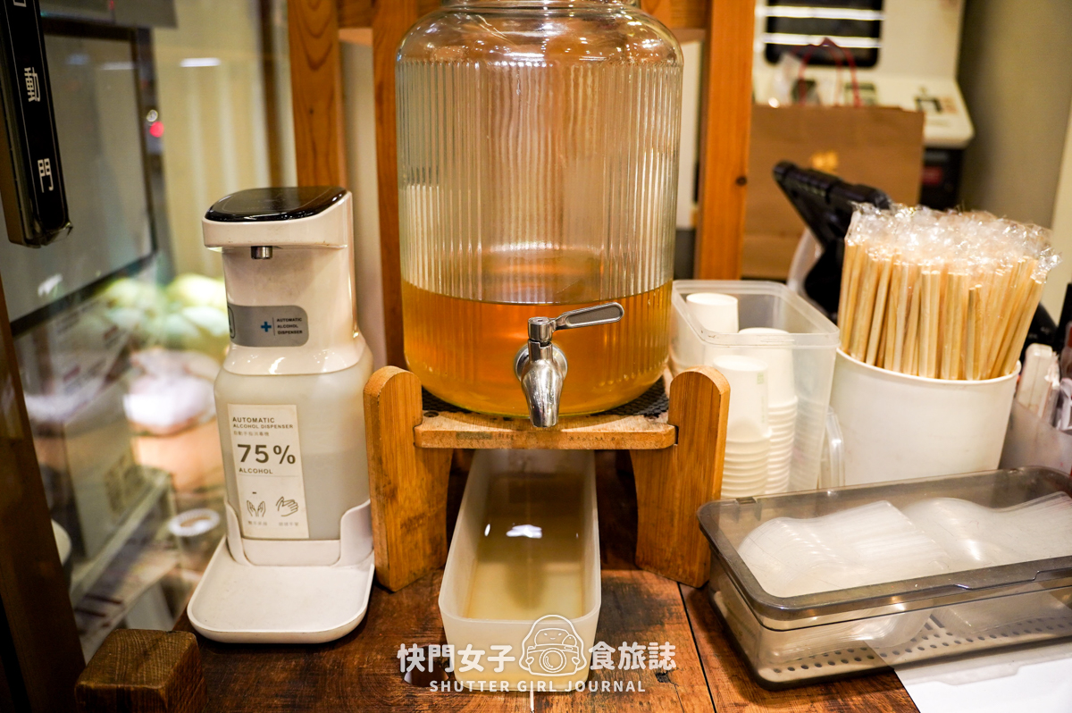 【台北 松山區】雙月 x 餐券享用干貝燉雞腿湯 x 招牌愛恨椒芝麵 x 油金魯肉飯 - 第5張圖 【台北 松山區】雙月 x 餐券享用干貝燉雞腿湯 x 招牌愛恨椒芝麵 x 油金魯肉飯