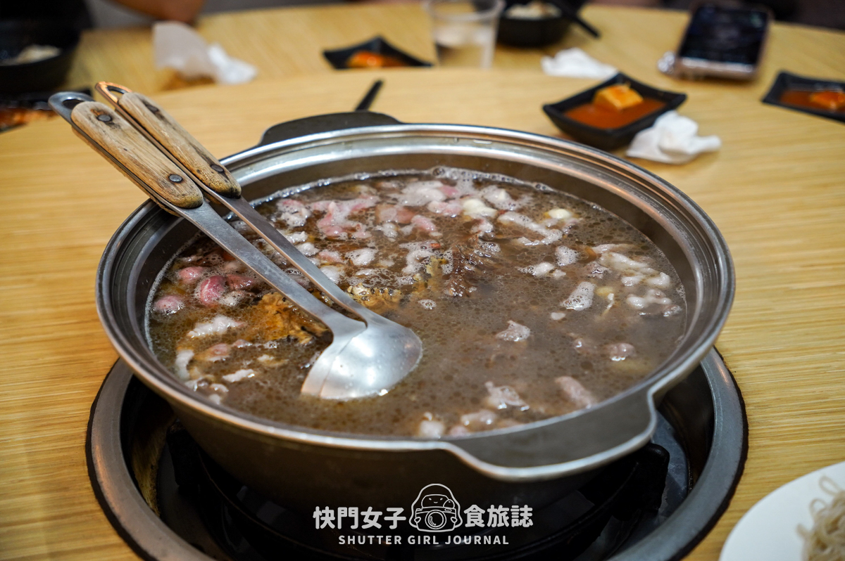 【彰化 溪湖鎮】阿秀羊肉爐 x 中藥羊肉湯頭 x 軟嫩羊三層肉 x 巨大羊龍骨 - 第11張圖 【彰化 溪湖鎮】阿秀羊肉爐 x 中藥羊肉湯頭 x 軟嫩羊三層肉 x 巨大羊龍骨