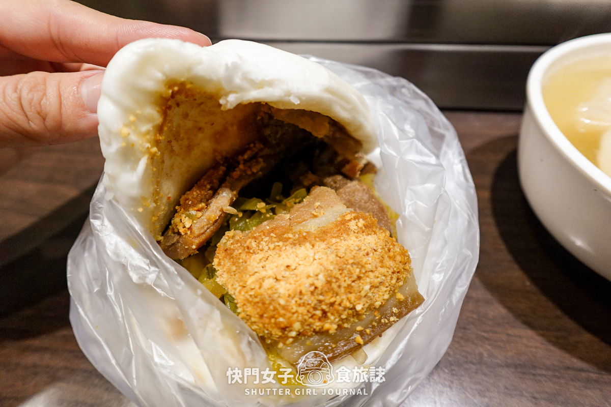 【台北 松山區】老翁家四神湯 x 知名排隊刈包店豬腳飯 x Q彈豬肚湯