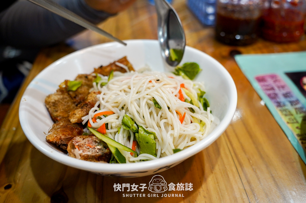【澎湖 七美鄉】七美越南大骨湯麵 x 很台式的越南雞蛋麵 x 限量蝦春捲 - 第12張圖 【澎湖 七美鄉】七美越南大骨湯麵 x 很台式的越南雞蛋麵 x 限量蝦春捲