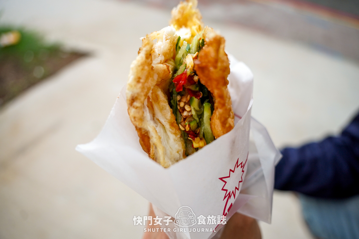 【澎湖 】遊局口蔥油餅 x 馬公熱門排隊美食 x 超酥脆小黃瓜起司蔥油餅 - 第14張圖 【澎湖 】遊局口蔥油餅 x 馬公熱門排隊美食 x 超酥脆小黃瓜起司蔥油餅