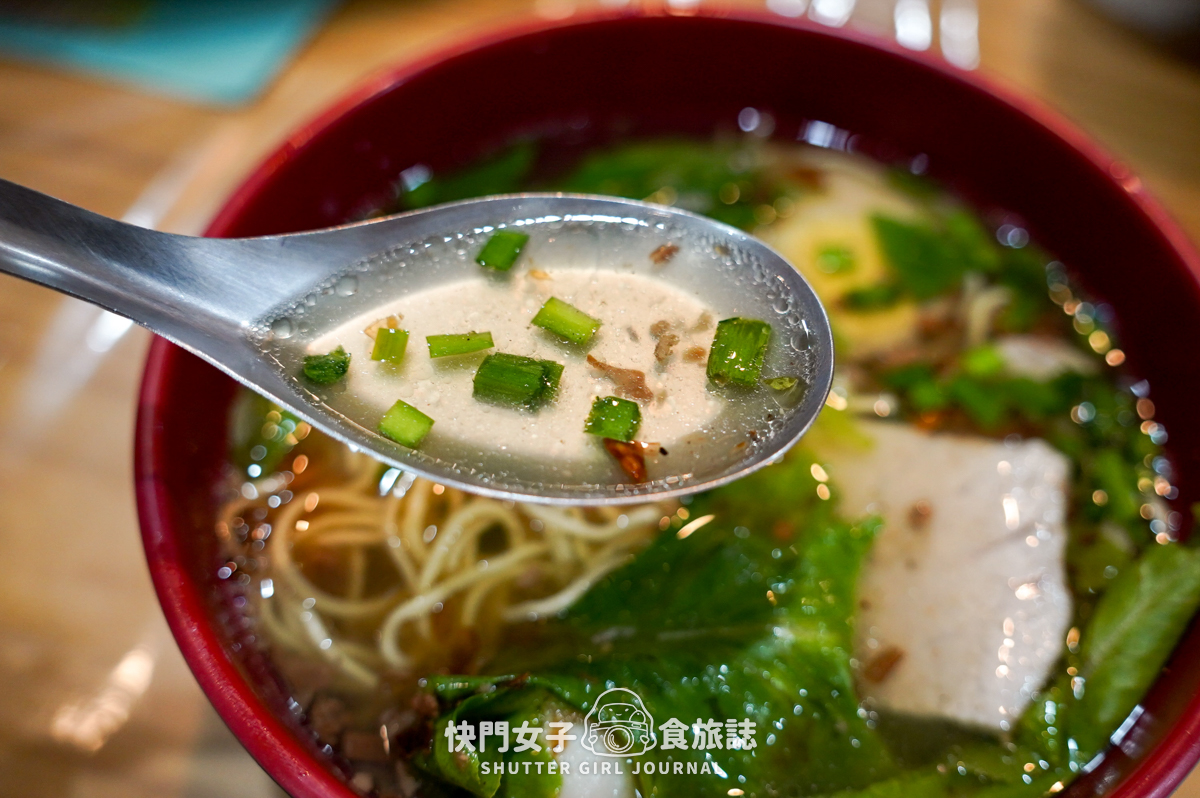 【澎湖 七美鄉】七美越南大骨湯麵 x 很台式的越南雞蛋麵 x 限量蝦春捲 - 第15張圖 【澎湖 七美鄉】七美越南大骨湯麵 x 很台式的越南雞蛋麵 x 限量蝦春捲